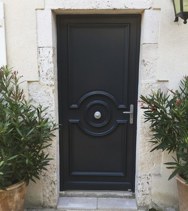 Chantier Saint-Ay : porte d’entrée bois