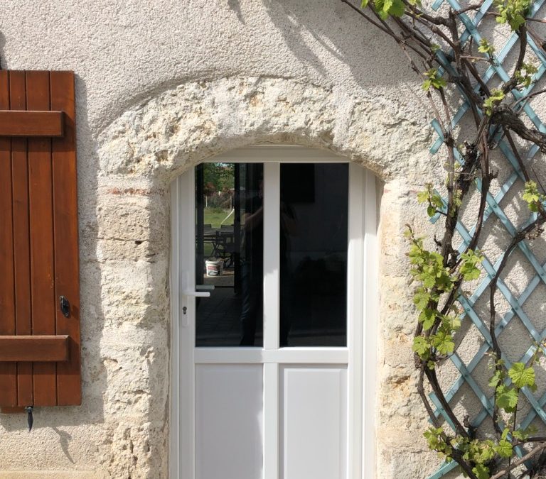 Chantier Saint-Hylaire-Saint-Mesmin : porte d’entrée ouvrant traditionnel