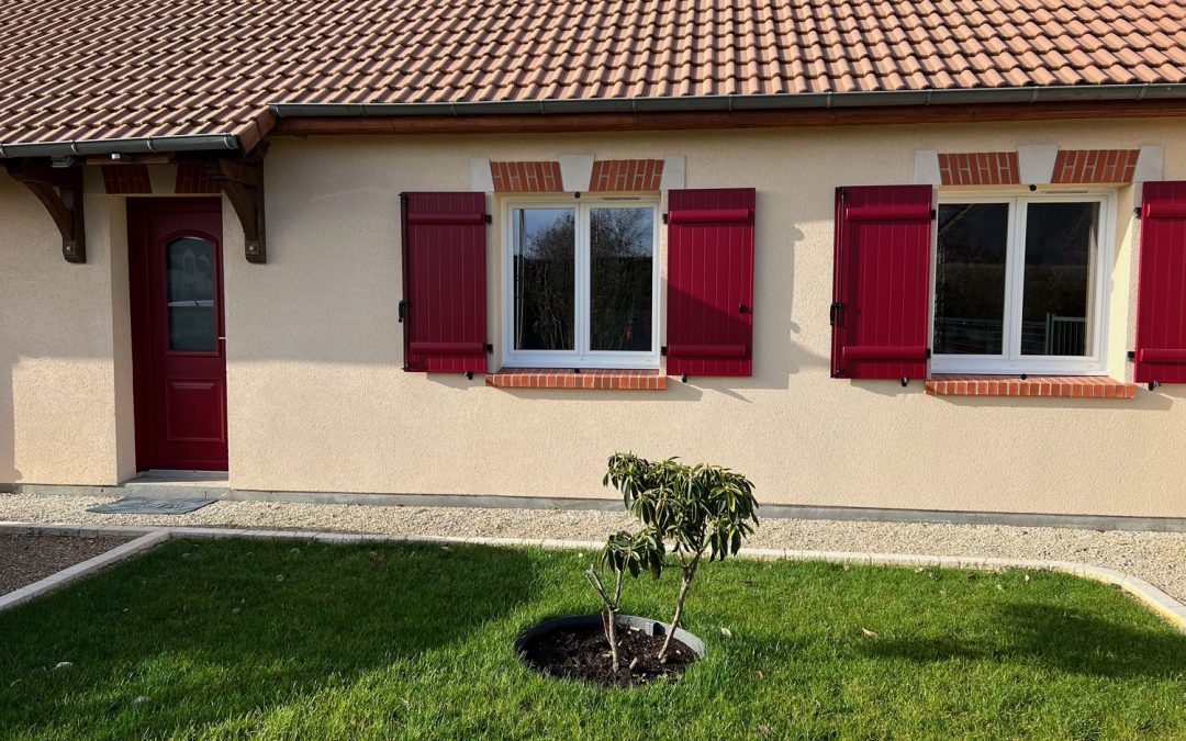 Chantier Chaingy : Menuiseries et volets et porte d&rsquo;entrée